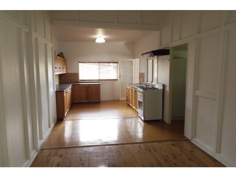 110 Northern Road, Roma QLD 4455