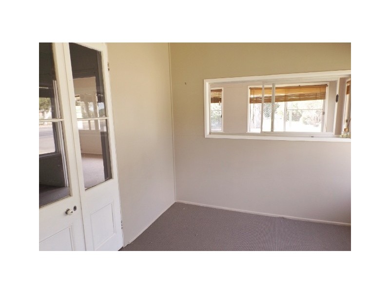 110 Northern Road, Roma QLD 4455