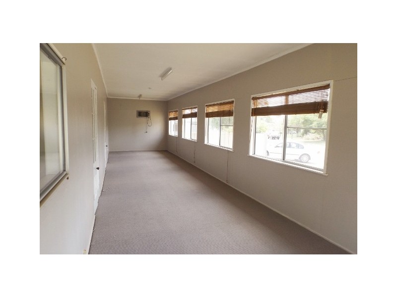 110 Northern Road, Roma QLD 4455