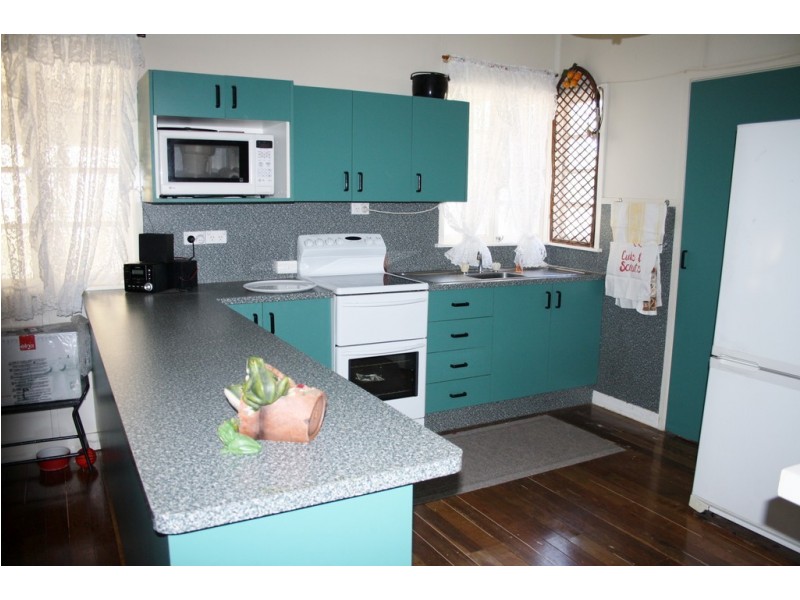 8 ROSE STREET, Blackall QLD 4472