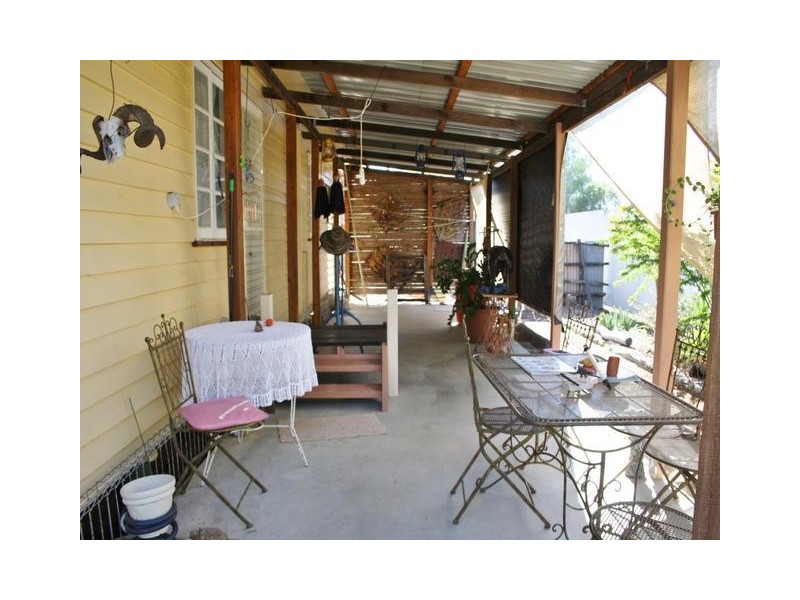 8 ROSE STREET, Blackall QLD 4472