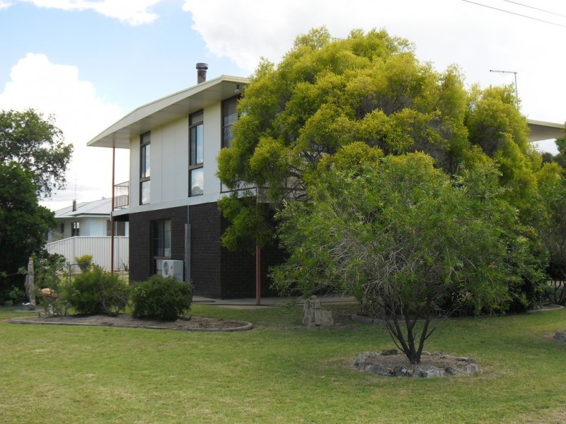 66 Daisy Street, Miles QLD 4415