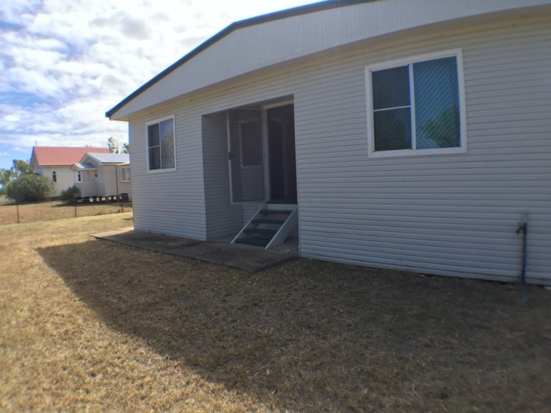 5 Lytton Street, Warra QLD 4411