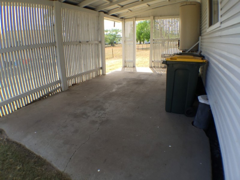 5 Lytton Street, Warra QLD 4411