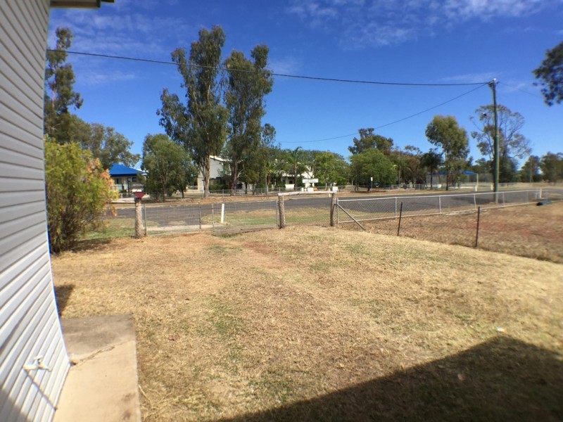 5 Lytton Street, Warra QLD 4411