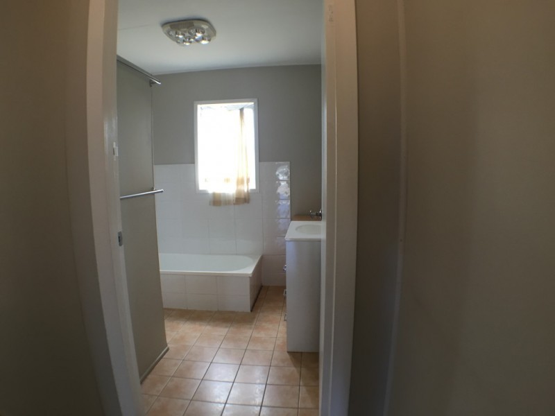 5 Lytton Street, Warra QLD 4411