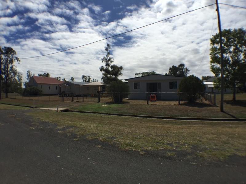 5 Lytton Street, Warra QLD 4411