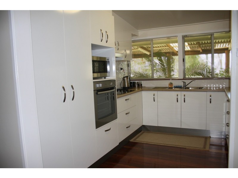 9 MYRTLE STREET, Blackall QLD 4472
