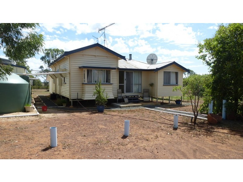 18 Staines Road, Tara QLD 4421