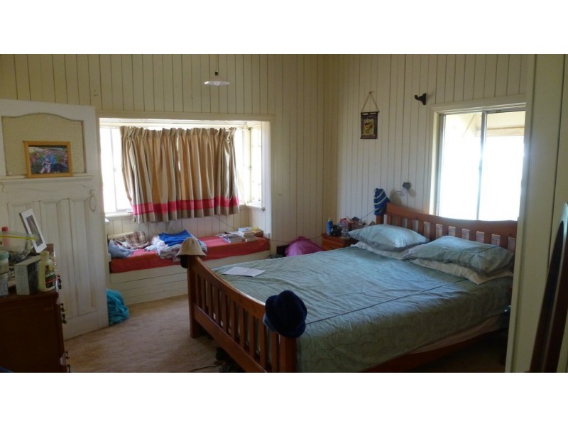 18 Staines Road, Tara QLD 4421