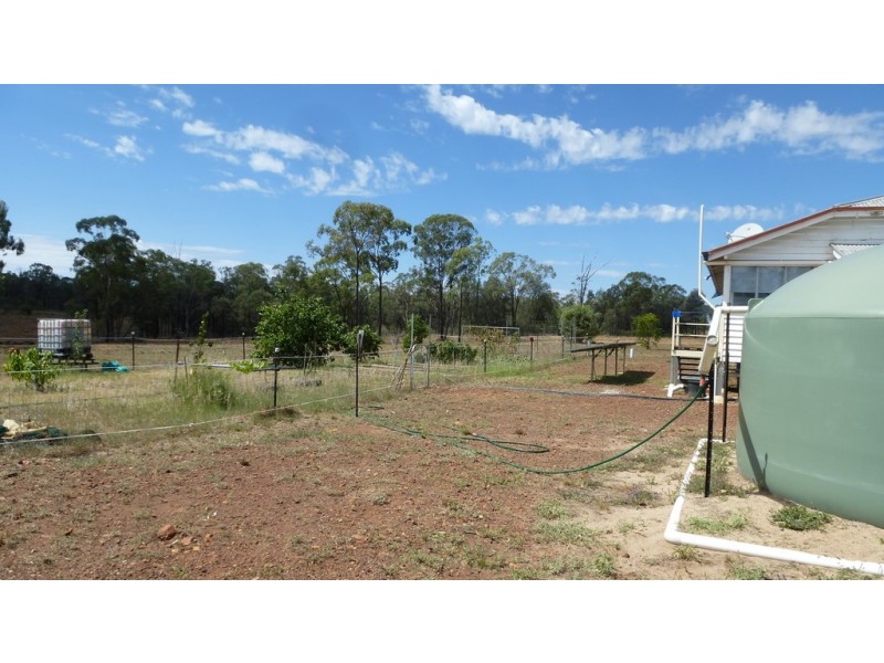 18 Staines Road, Tara QLD 4421