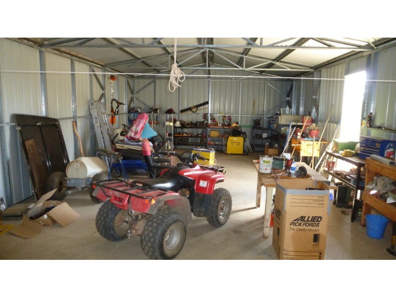 18 Staines Road, Tara QLD 4421