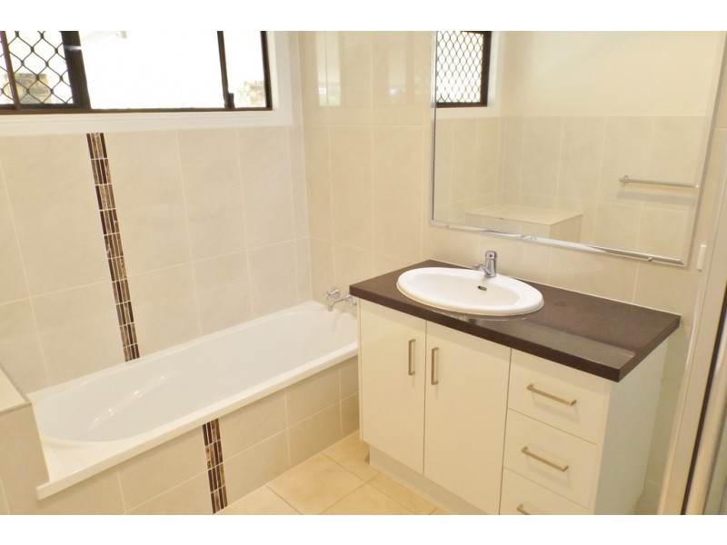 16-18 Edwardes Street, Roma QLD 4455