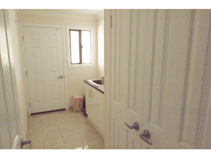 16-18 Edwardes Street, Roma QLD 4455