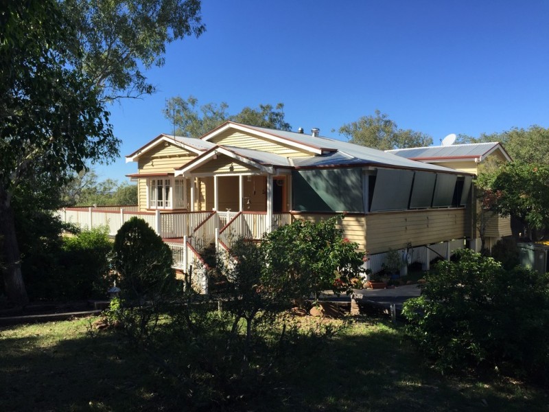 92 Chelldan Ave, Dalby QLD 4405