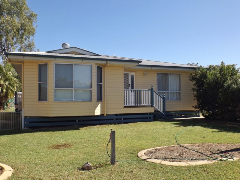 233 Edwardes Street, Roma QLD 4455