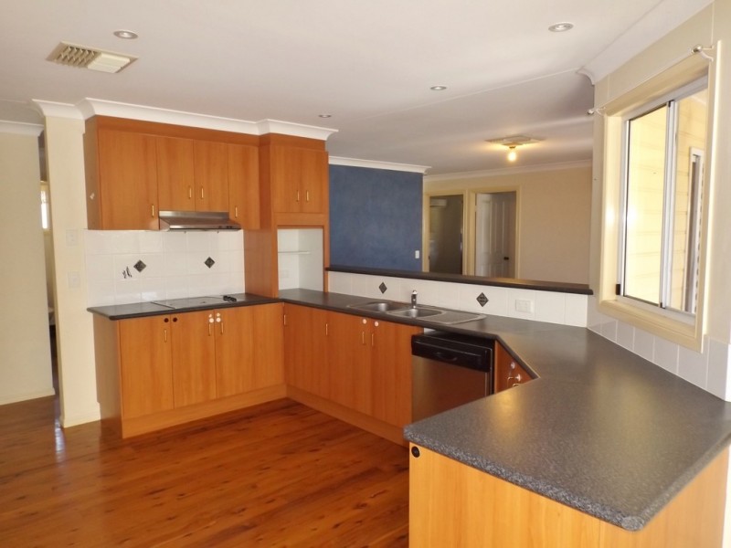 233 Edwardes Street, Roma QLD 4455