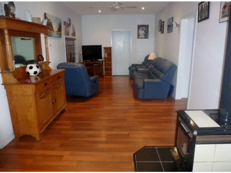 22 King Street, Surat QLD 4417