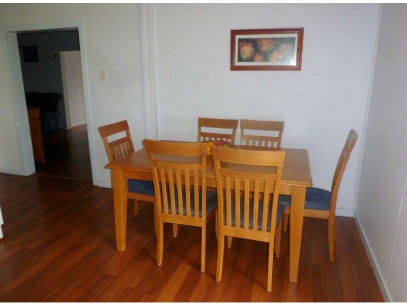 22 King Street, Surat QLD 4417