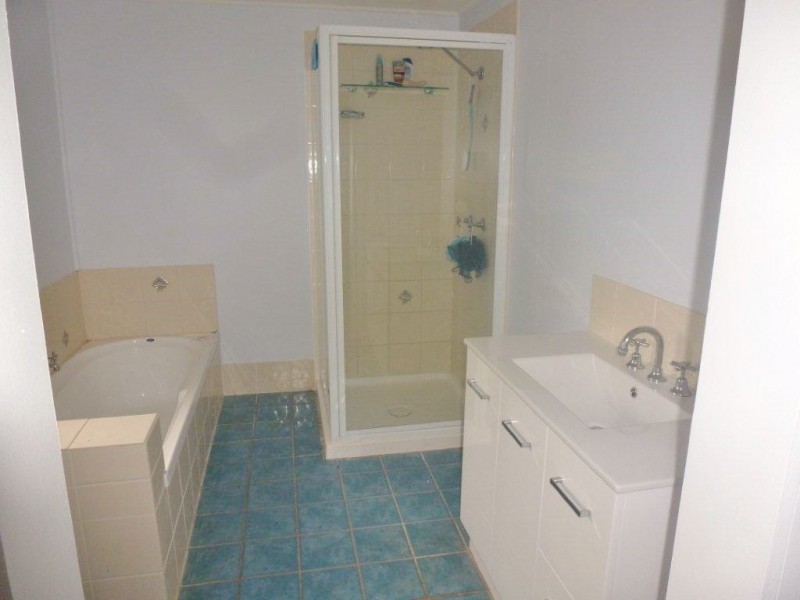 22 King Street, Surat QLD 4417