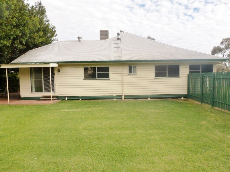 22 King Street, Surat QLD 4417