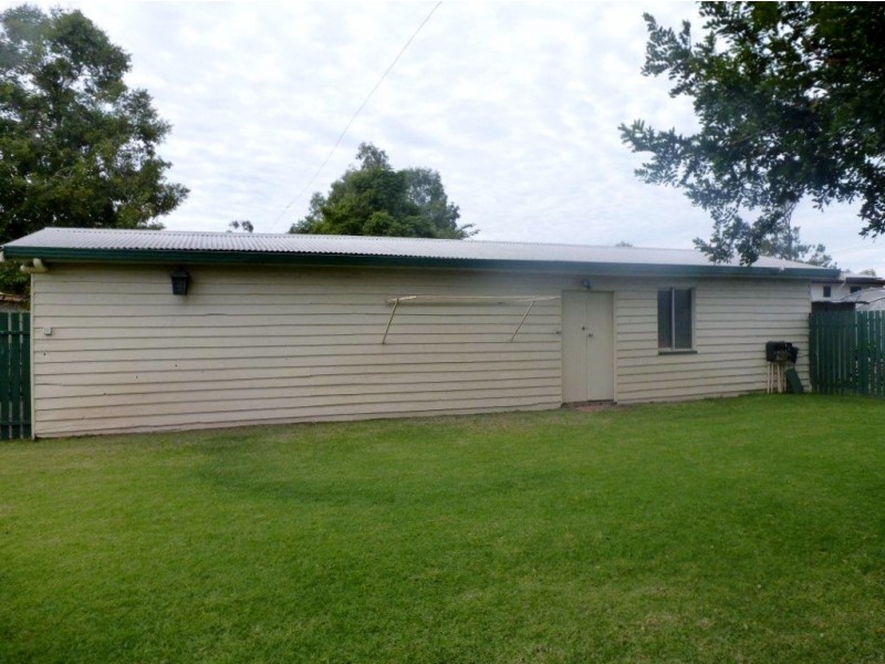 22 King Street, Surat QLD 4417