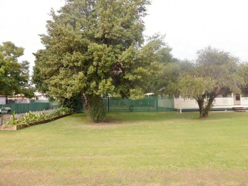 22 King Street, Surat QLD 4417