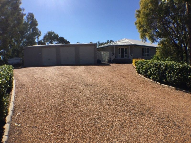 12 Wattle Avenue, Dalby QLD 4405