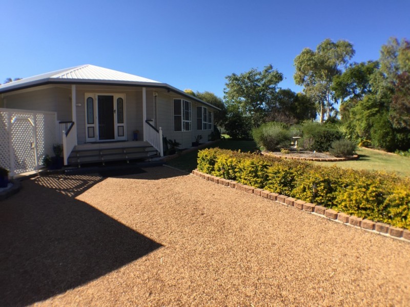 12 Wattle Avenue, Dalby QLD 4405