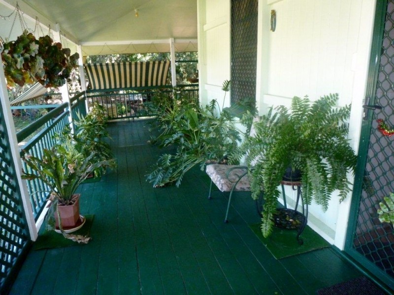 5 Burrowes Street, Surat QLD 4417