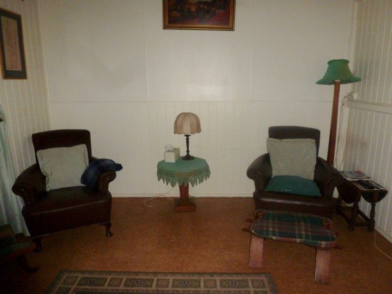 5 Burrowes Street, Surat QLD 4417