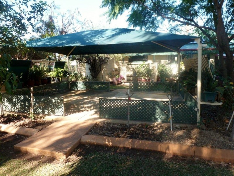 5 Burrowes Street, Surat QLD 4417