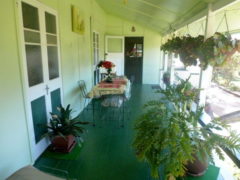 5 Burrowes Street, Surat QLD 4417