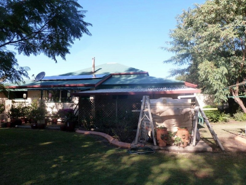 5 Burrowes Street, Surat QLD 4417