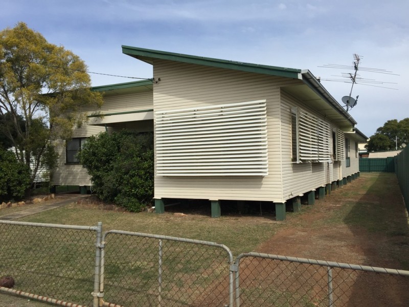 32 Edward Street, Dalby QLD 4405