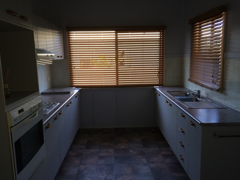 39 EMMA STREET, Cunnamulla QLD 4490