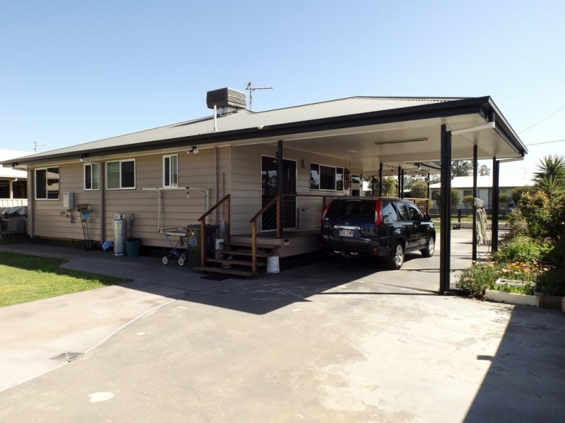 4 Courtney Street, Roma QLD 4455