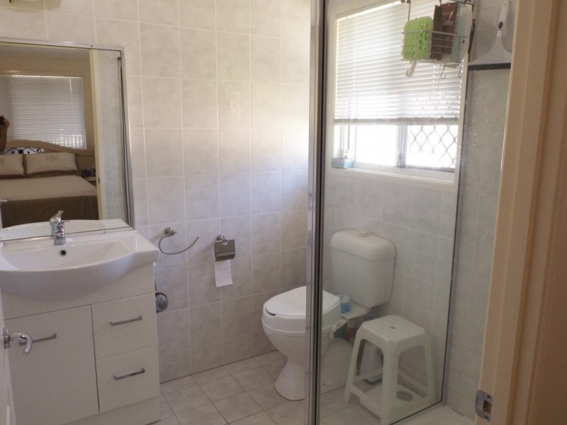 4 Courtney Street, Roma QLD 4455