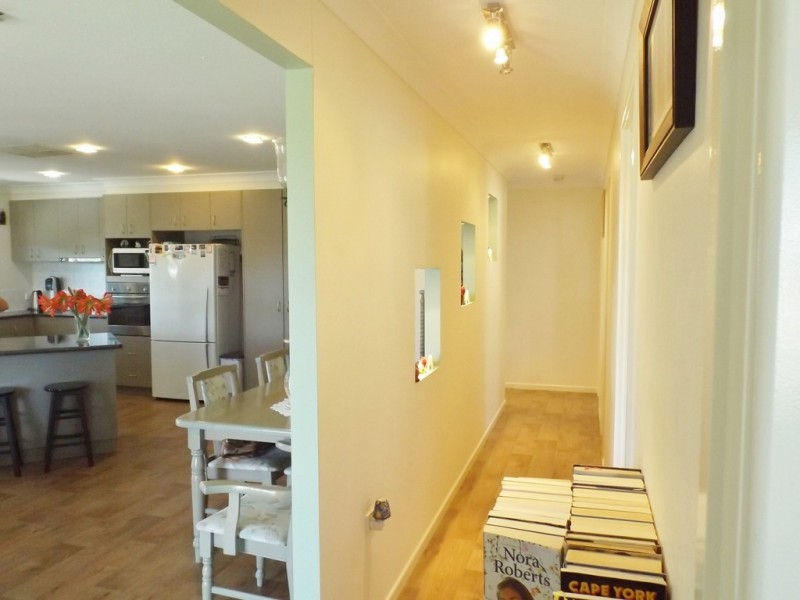 4 Courtney Street, Roma QLD 4455