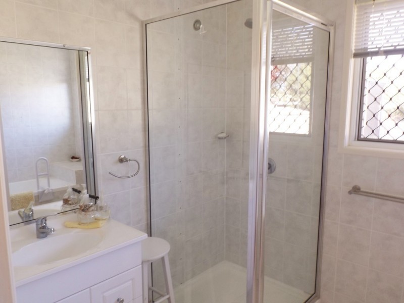 4 Courtney Street, Roma QLD 4455