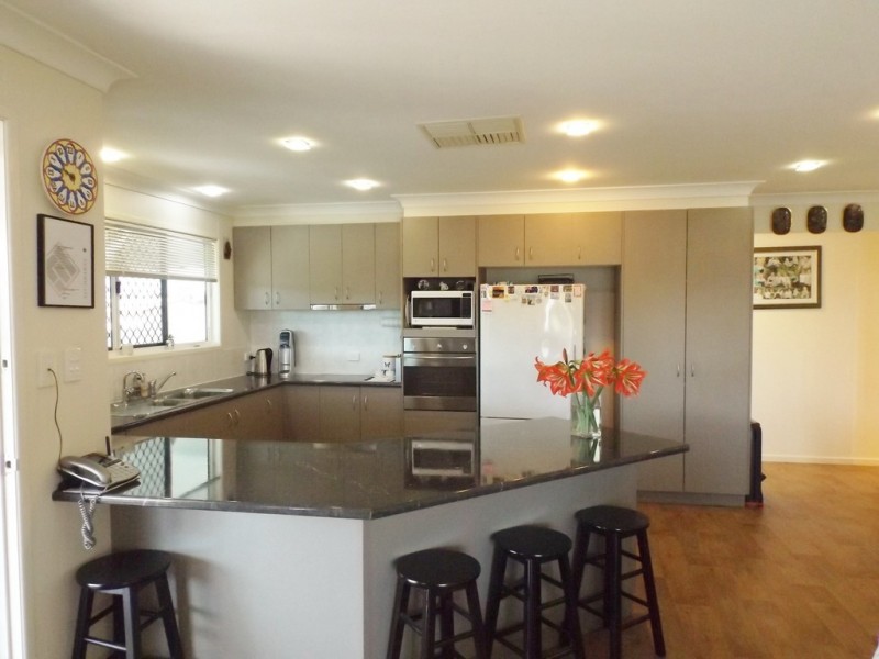 4 Courtney Street, Roma QLD 4455