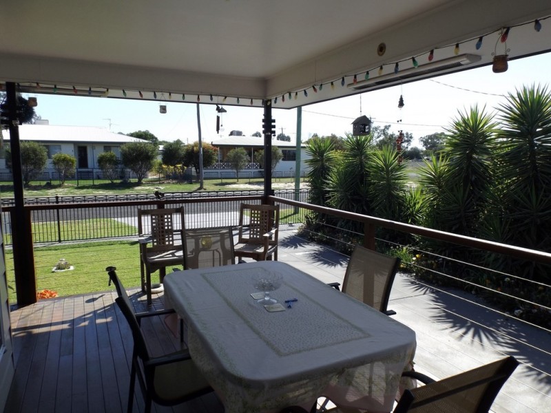 4 Courtney Street, Roma QLD 4455