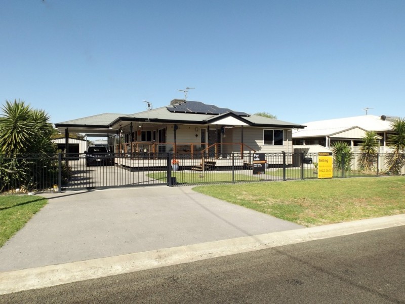 4 Courtney Street, Roma QLD 4455