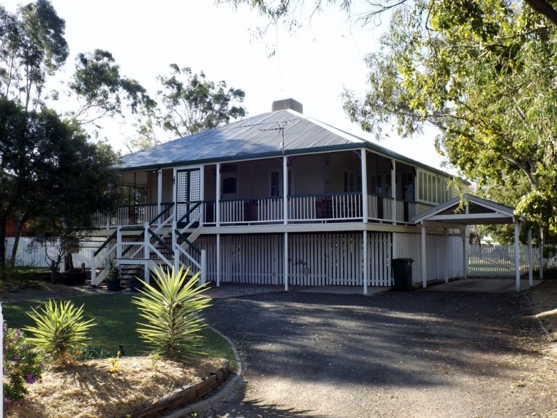9 Miscamble Street, Roma QLD 4455