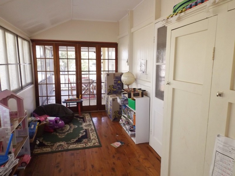 9 Miscamble Street, Roma QLD 4455