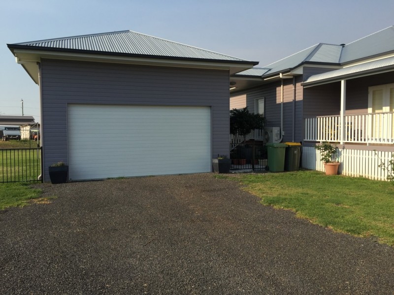 14 Henderson Street, Dalby QLD 4405