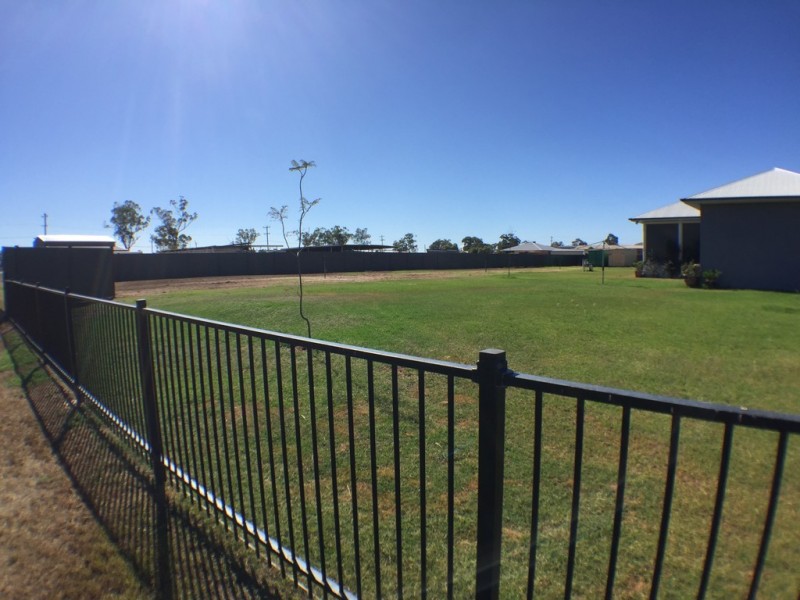 14 Henderson Street, Dalby QLD 4405