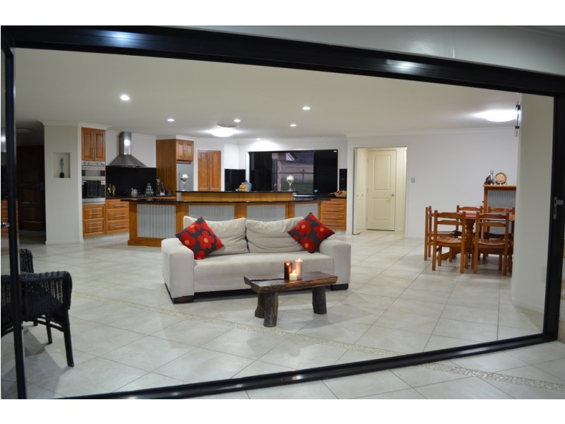 “The Glen” 988 Pilton Valley Rd, Upper Pilton QLD 4361