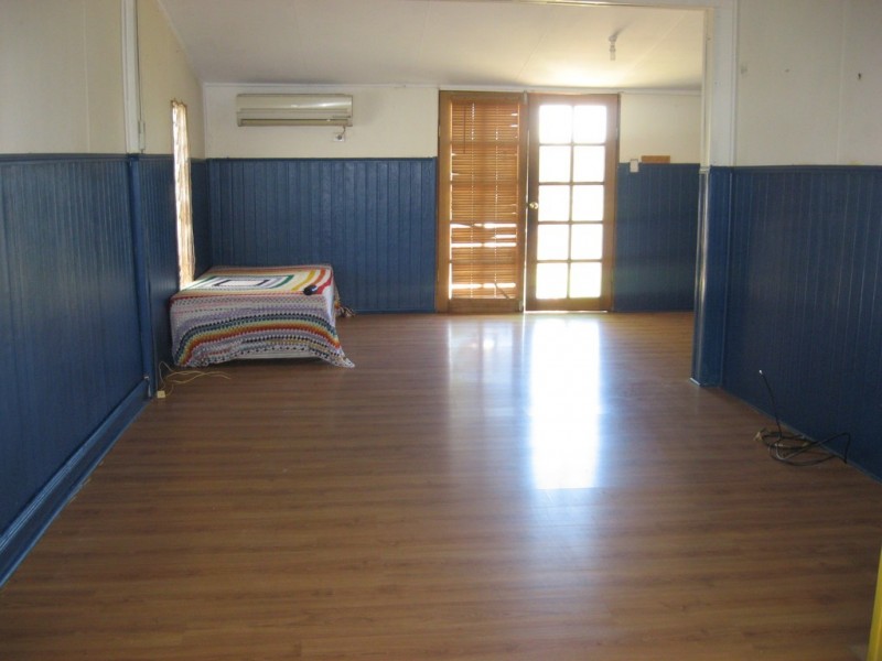 8 BROLGA ST, Quilpie QLD 4480