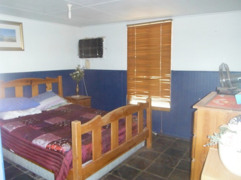 8 BROLGA ST, Quilpie QLD 4480